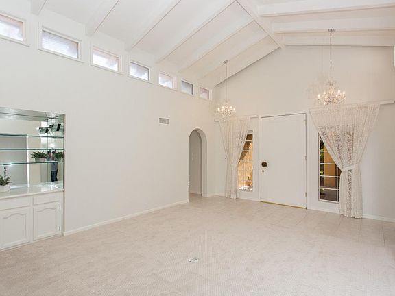 Great Room With Dry Bar