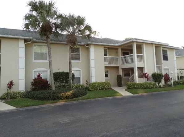 717 Landover Cir APT 203, Naples, FL 34104