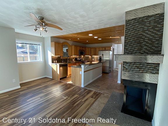 4th image of 108 S Tinker Ln #4