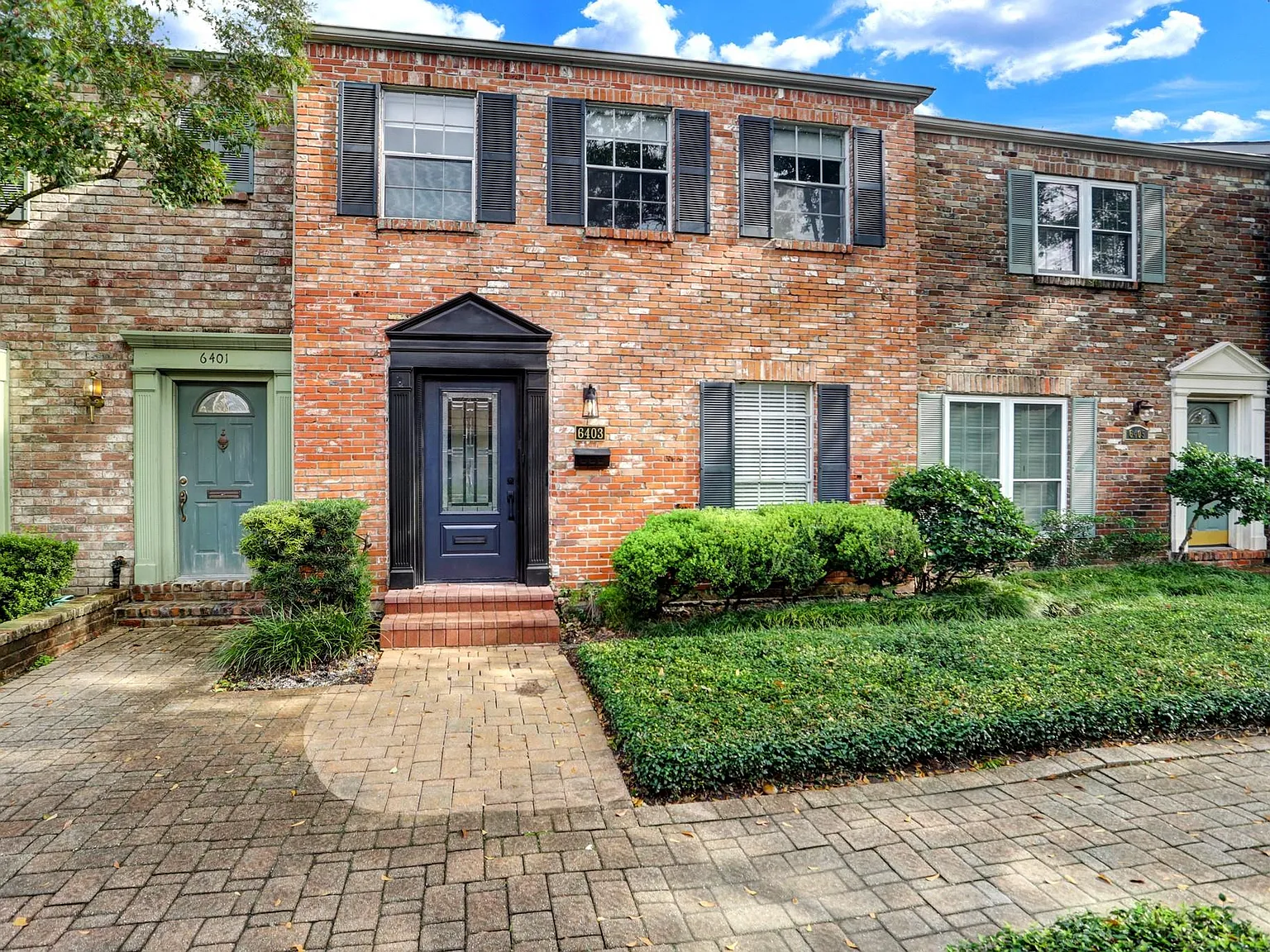 2 bed, 2.5 bath, 1444 sqft, $2,000 — Photo 1