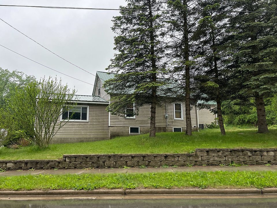 196 Lamoreaux Dr NW, Comstock Park, MI 49321 Zillow