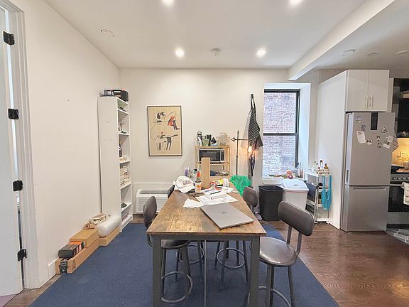 5th image of 335 Woodbine St #1A