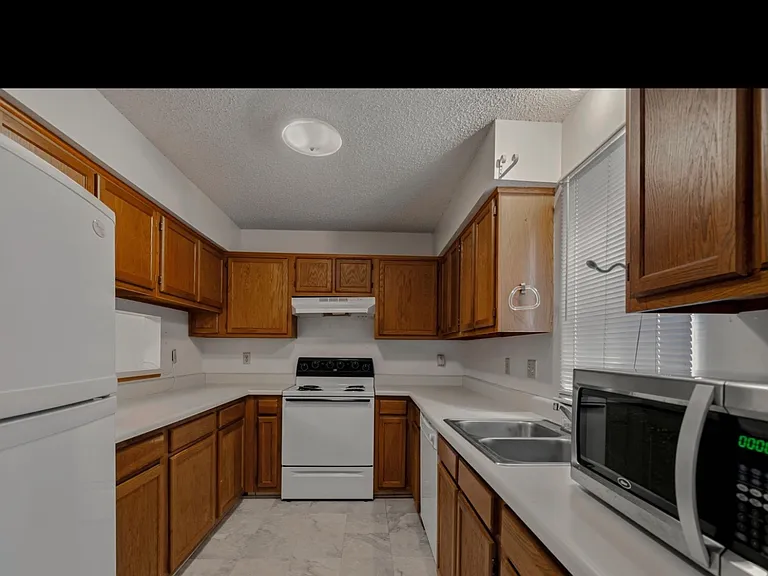 155 Marilyn Dr #42D — Photo 2