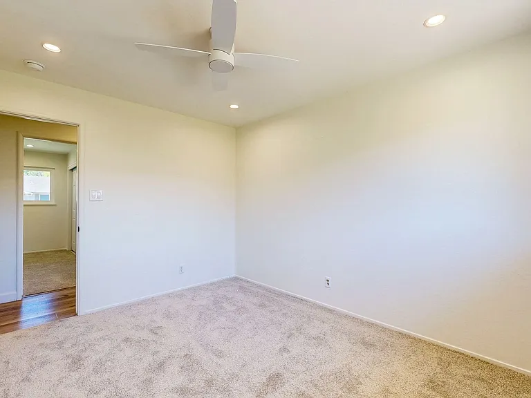 1925 Leafgreen Dr — Photo 26