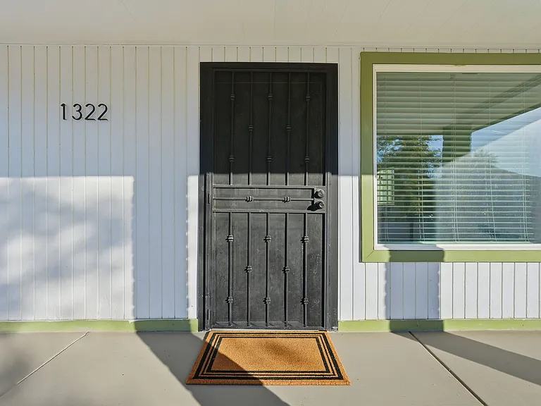 1322 W Taylor St — Photo 3