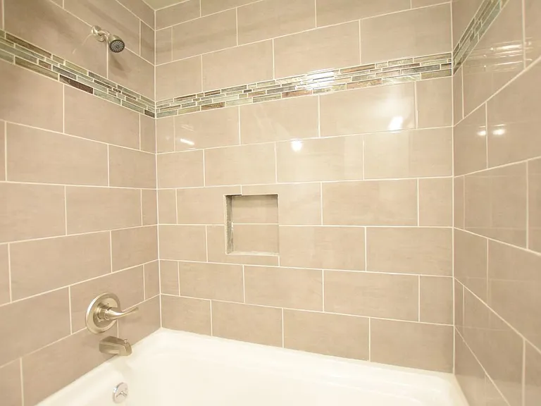 1002 N Aurora St — Photo 93