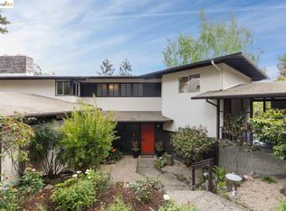 5900 Ostrander Rd, Oakland, CA 94618