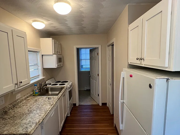 968 Kingstown Rd #R — Photo 2