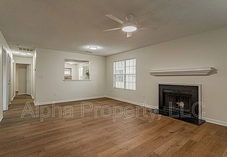 107 Hammett Grove Ln — Photo 3