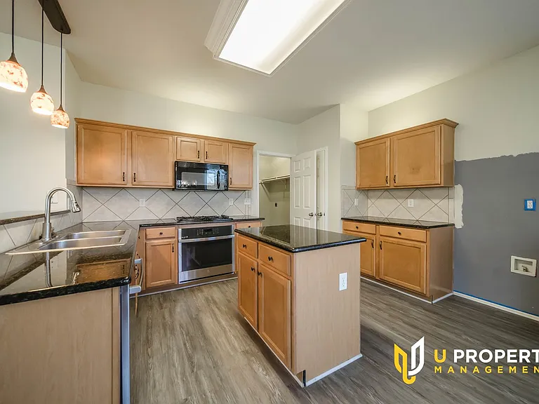 3501 Aldersyde Dr — Photo 10