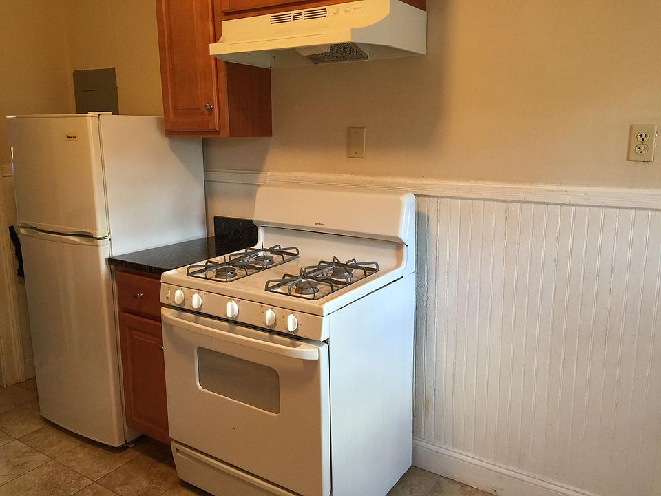 Eat-In Kitchen