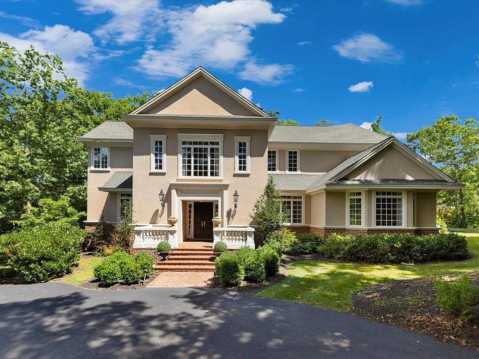 1st image of 511 Wood Haven Ct