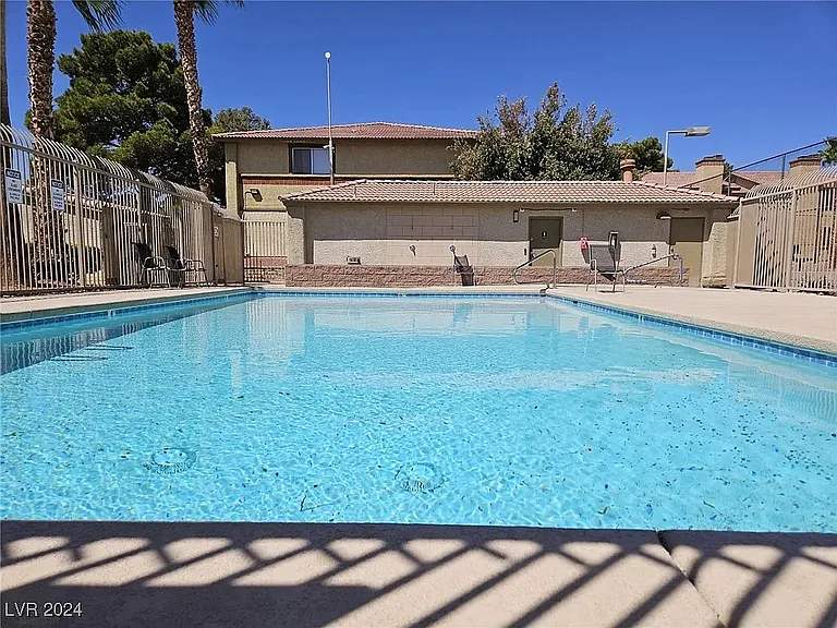 7300 Pirates Cove Rd — Photo 14