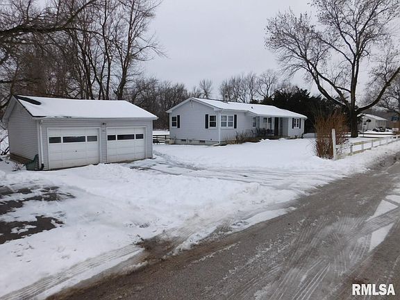 3rd image of 111 2nd St
