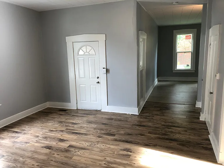 1406 E Kelly St — Photo 6