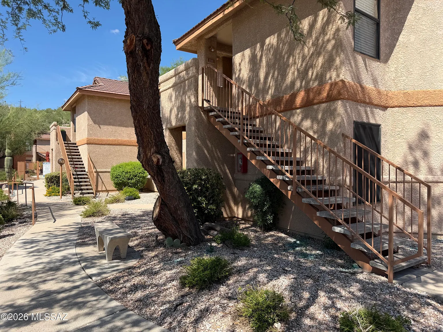 2 bed, 2.0 bath, 965 sqft, $1,475 — Photo 1