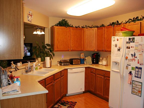 4th image of 165 Uphill Dr