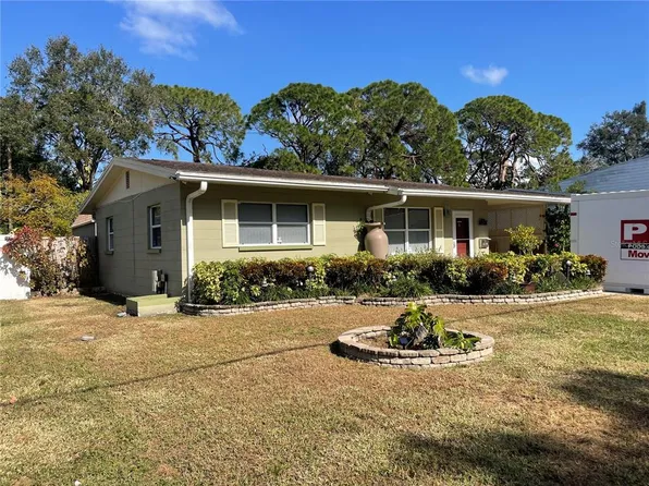 137 SW LINCOLN CIRCLE N, ST PETERSBURG, FL 33703