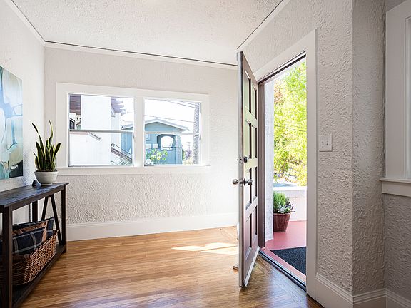 5th image of 961 Ventura Ave