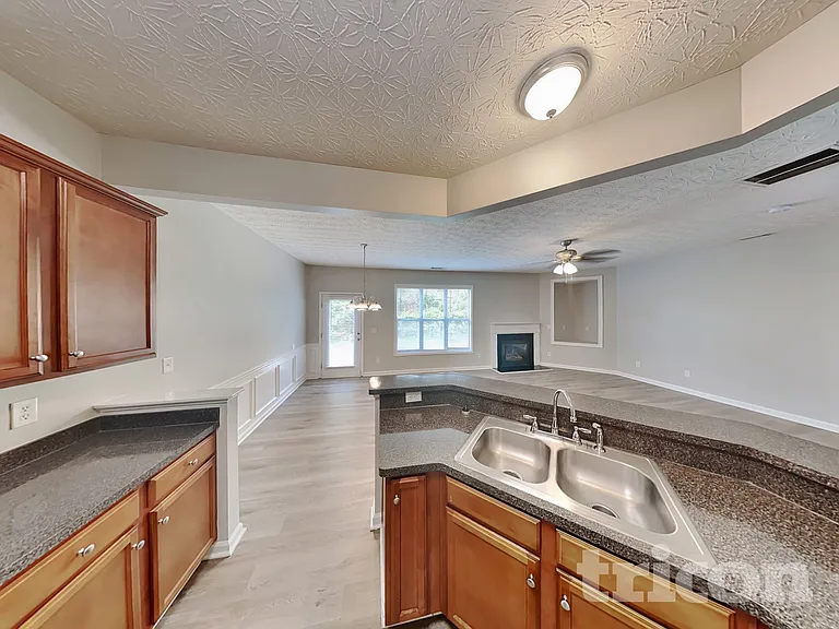 8129 Brookbend Dr — Photo 4