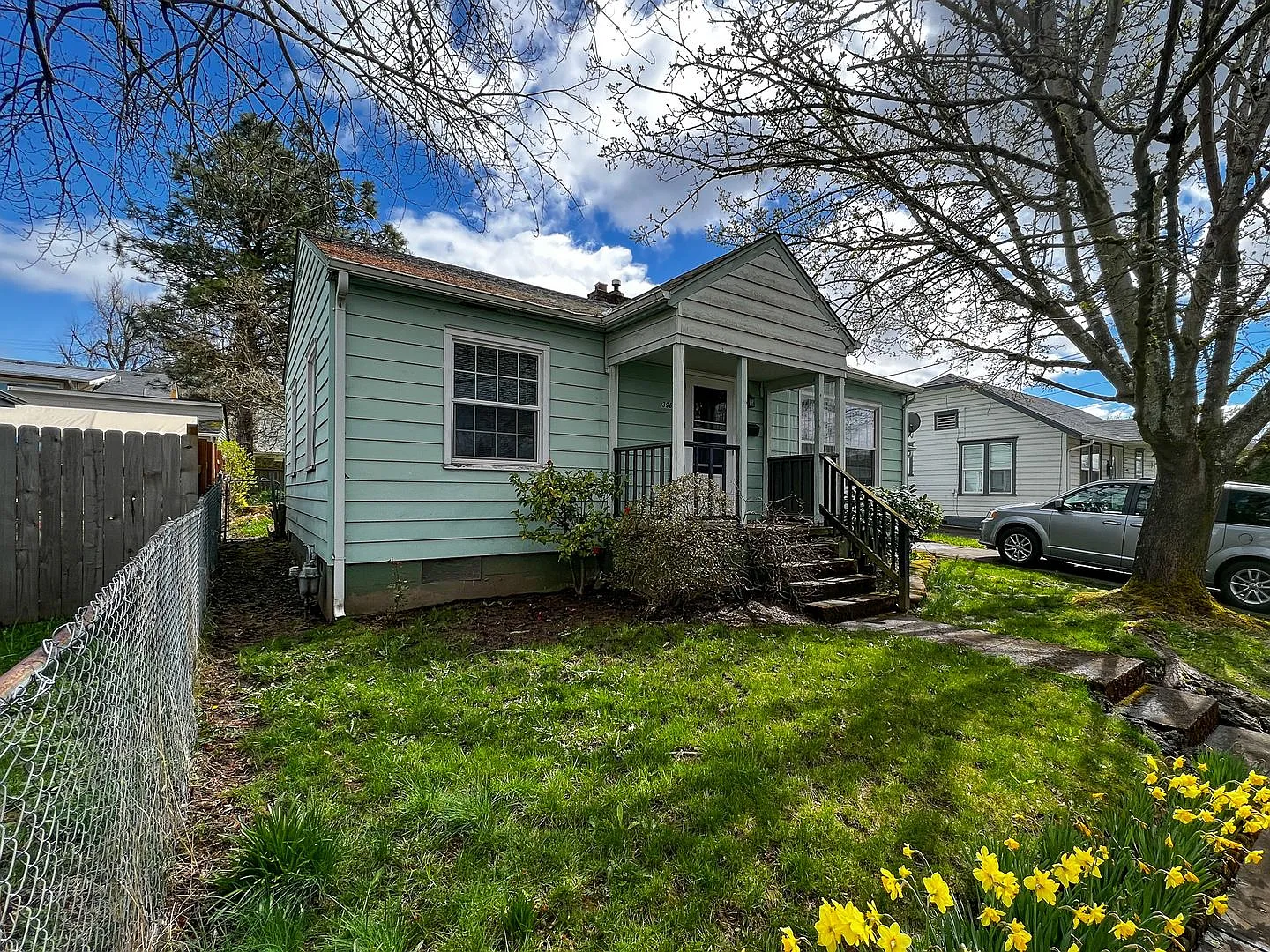 Cozy Single Level Home With Single Car Garage ~ 396 23rd St — Photo 1