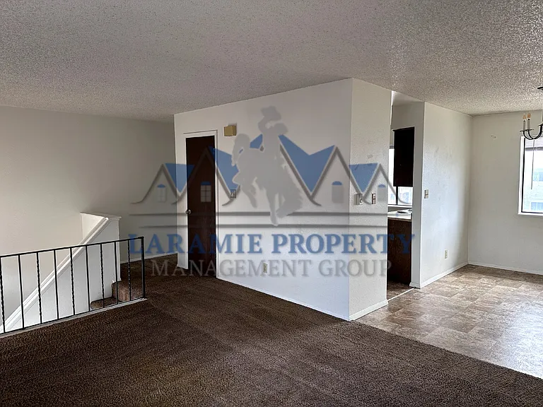 714 Downey St #18 — Photo 7