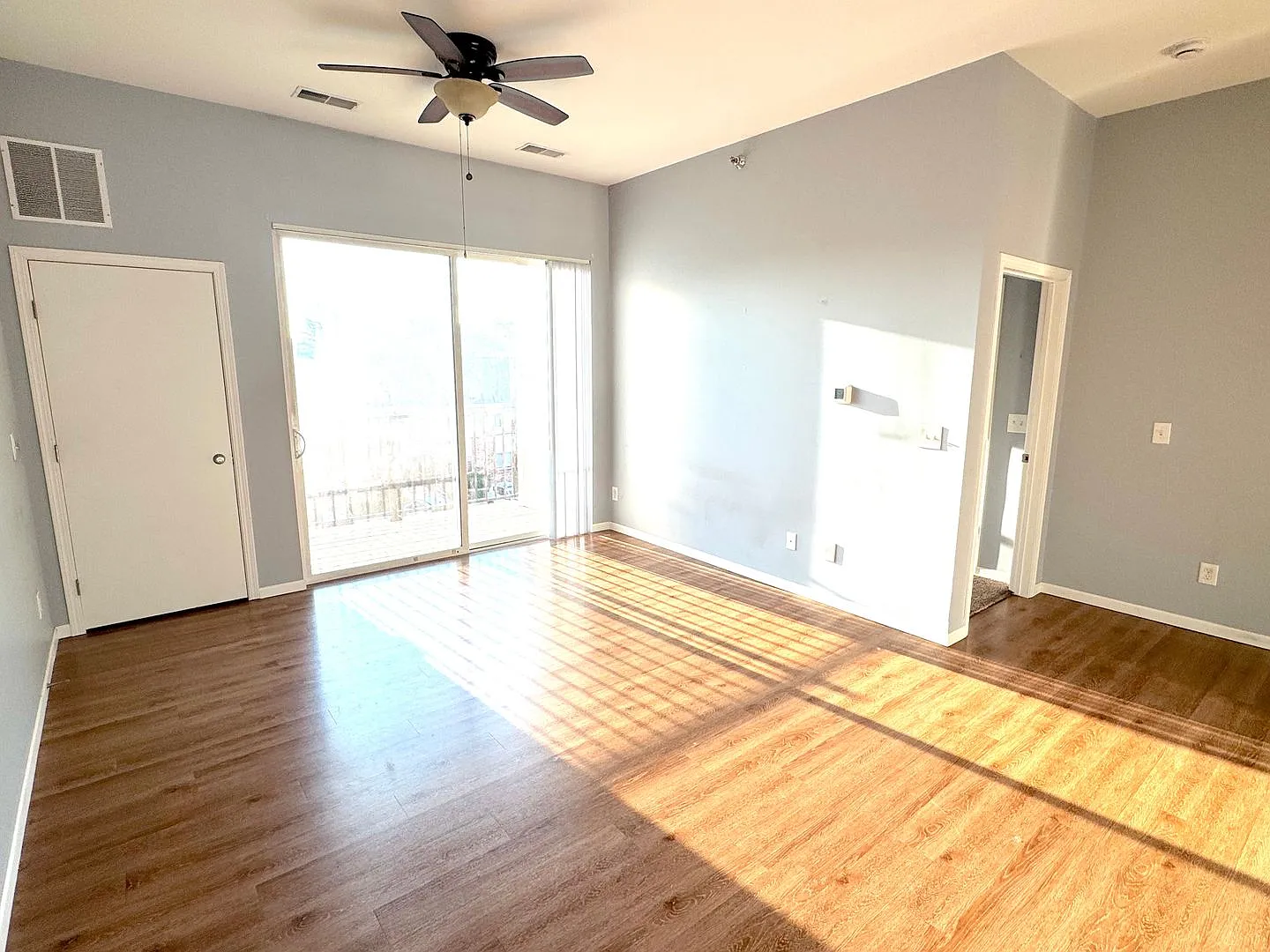 Pine Island Apartments — Photo 4
