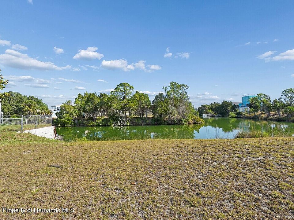 1st image of 4033 Amberjack Dr