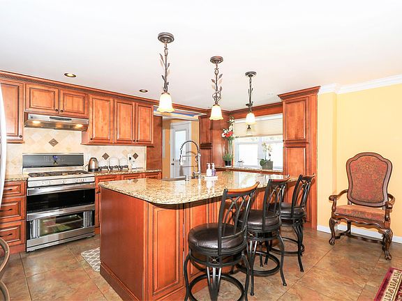 4th image of 47 Summerfield Dr