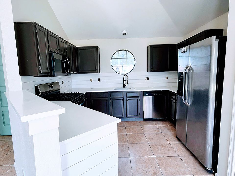1st image of 2117 Woodglen Dr