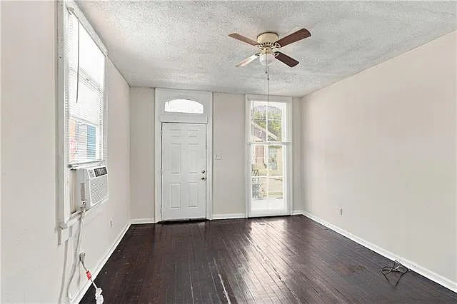 2 bed, 1.0 bath, 870 sqft, $1,100 — Photo 4