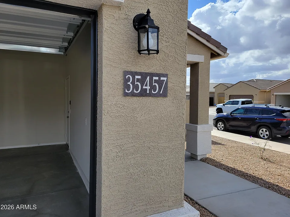 35457 W San Alvarez Ave