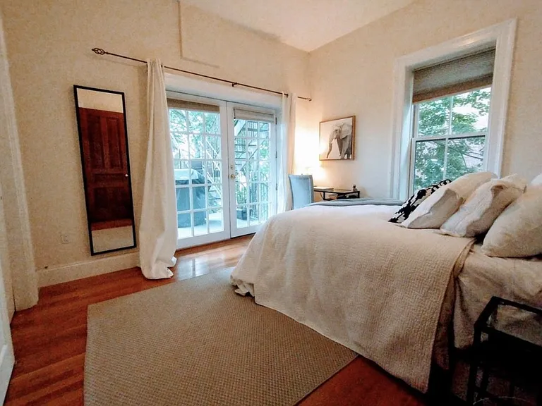 518 E Broadway #3 — Photo 17