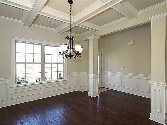 3rd image of 324 Sonoma Ln