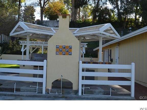 5th image of 15250 Las Flores Ave
