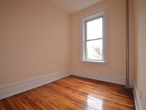 5th image of 174 W 137th St APT 16