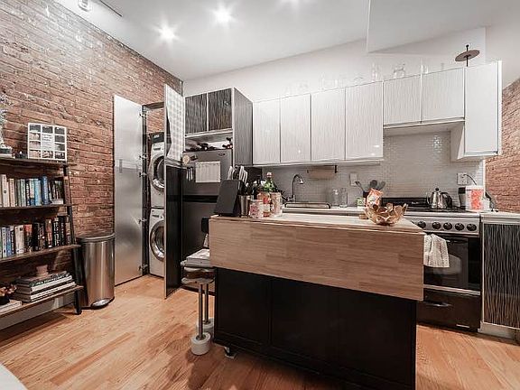 4th image of 662 Park Pl APT 4F