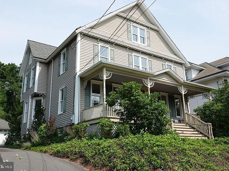 36 Hart Ave — Photo 6