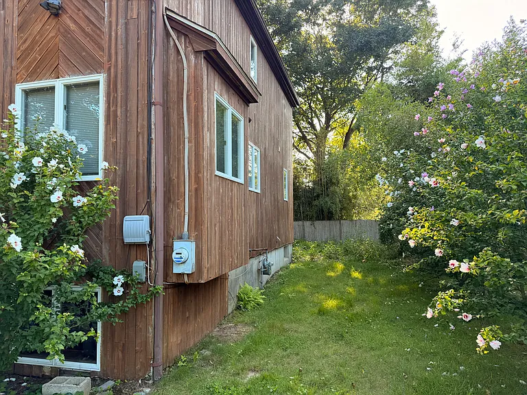 37 Isabelle Dr — Photo 10