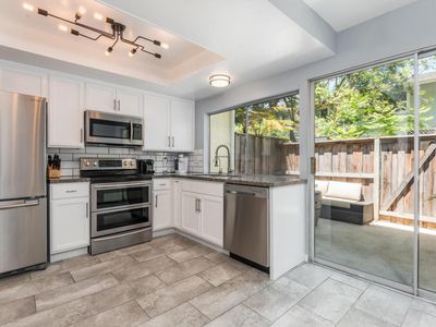 371 Cannon Green Dr APT E, Goleta, CA, 93117