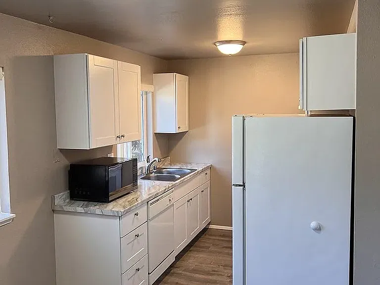 440 SW 155th St #5 — Photo 3