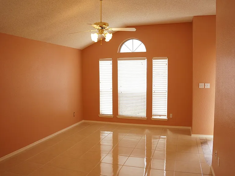 8000 Summer Sun Dr — Photo 6