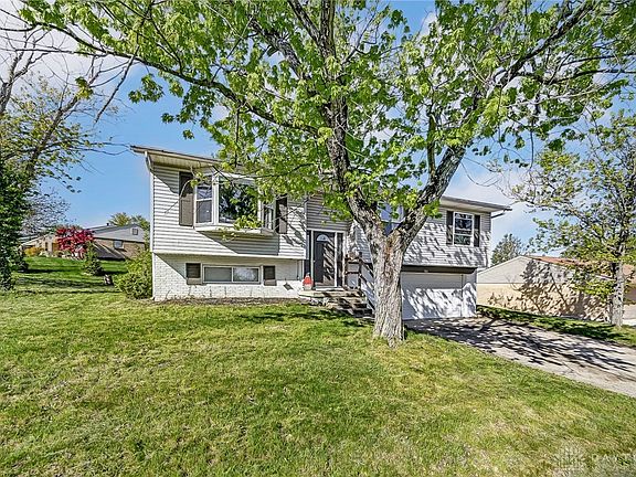 3rd image of 186 Golfwood Dr