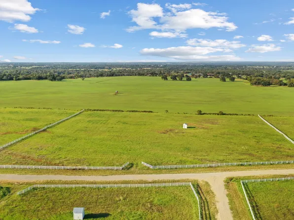 107 Homestead Ct, Lipan, TX 76462