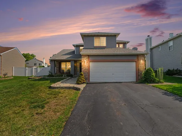 836 Tallgrass Dr, Bartlett, IL 60103