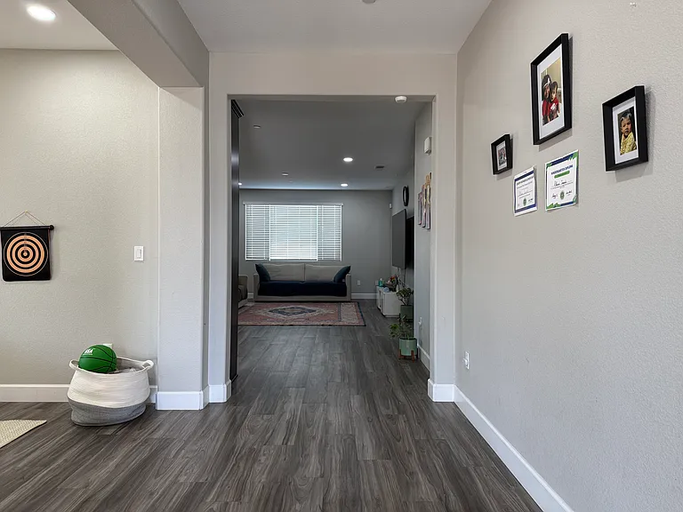 672 Chimes St — Photo 6
