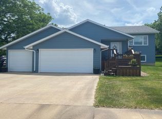 1823 Kennedy Dr, Pierre, SD 57501