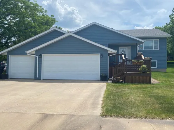 1823 Kennedy Dr, Pierre, SD 57501
