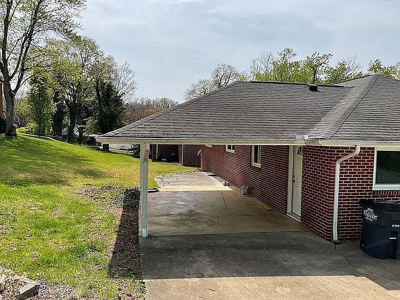 3rd image of 3601 Montclair Rd