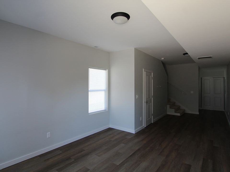 1st image of 517 N Oxford St #A